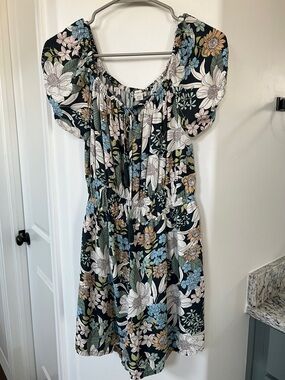 American Eagle Outfitters Black Floral Puff Sleeve Dress